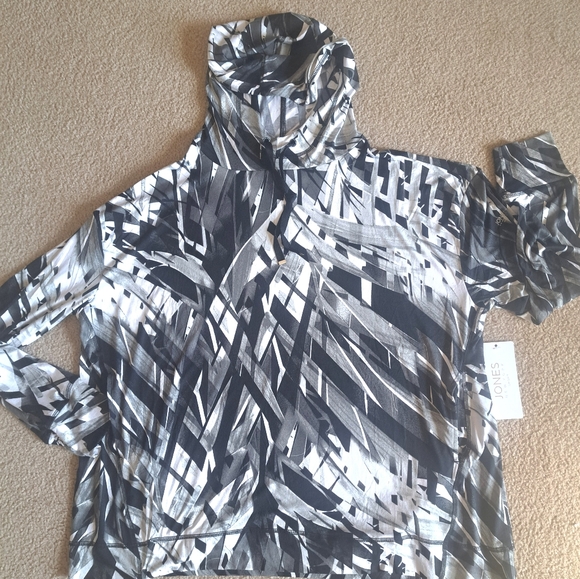 JONES NEW YORK Tops - LARGE   JONES NEW YORK OVERSIZED HOODIE TOP